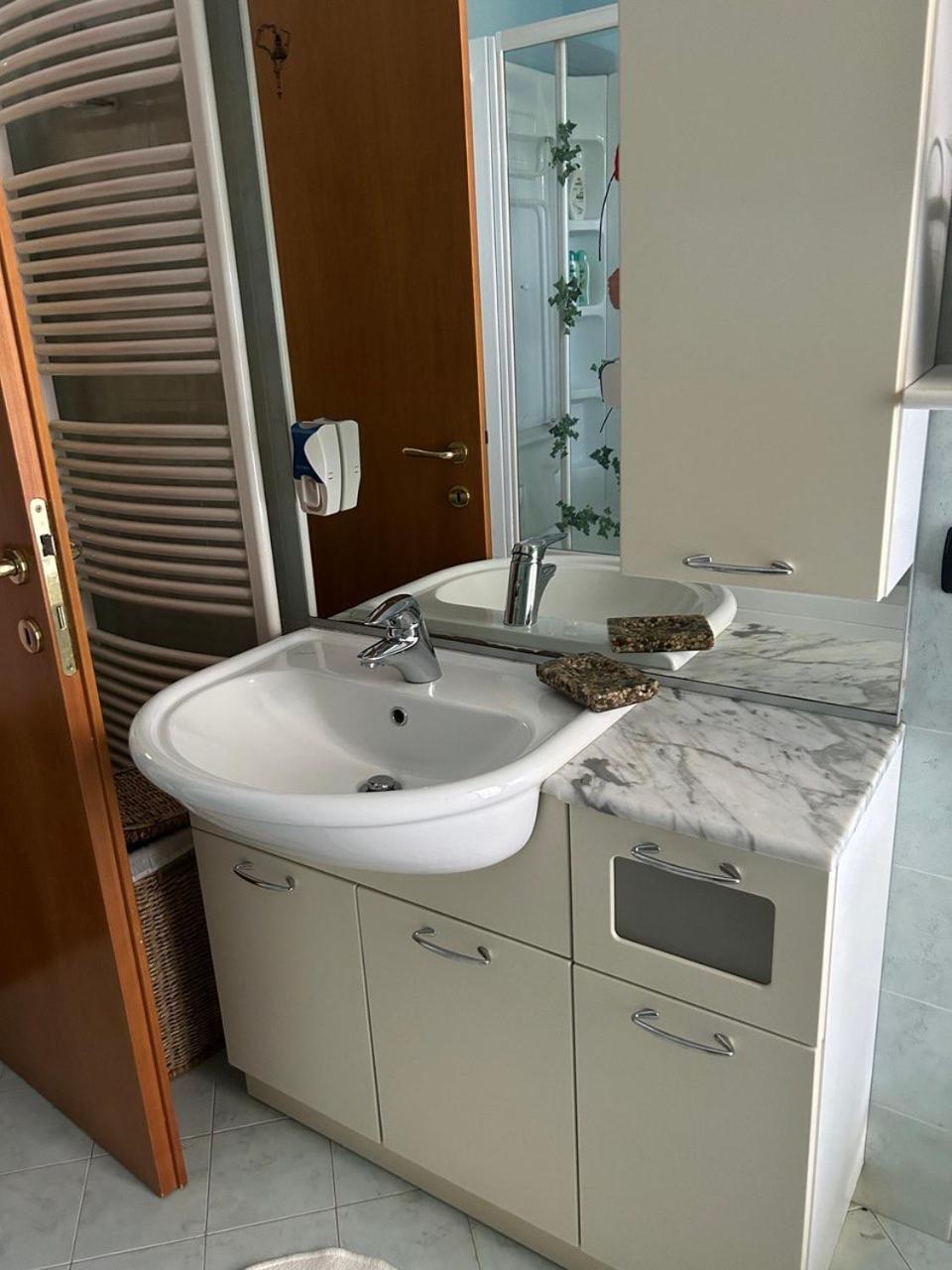 Edyshome Peschiera del Garda Luaran gambar